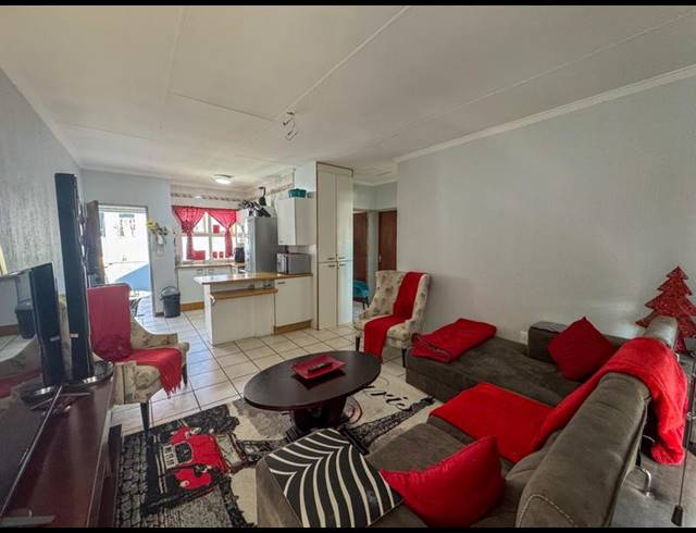 2 BEDROOM APARTMENT FOR SALE IN ALBERTON